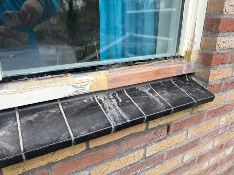 Houtrot in raamkozijn duurzaam hersteld – projectfoto 3